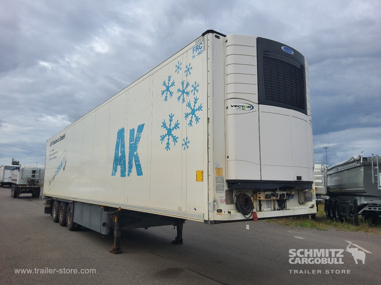 SCHMITZ Auflieger Tiefkühler Multitemp - Semirremolque isotérmico: foto 1 SCHMITZ Auflieger Tiefkühler Multitemp - Semirremolque isotérmico: foto 1