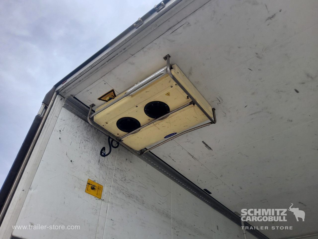 SCHMITZ Auflieger Tiefkühler Multitemp - Semirremolque isotérmico: foto 5 SCHMITZ Auflieger Tiefkühler Multitemp - Semirremolque isotérmico: foto 5