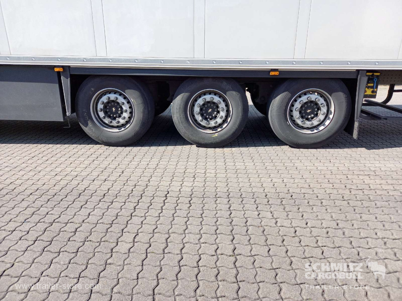 SCHMITZ Auflieger Tiefkühler Standard Double deck - Semirremolque isotérmico: foto 2 SCHMITZ Auflieger Tiefkühler Standard Double deck - Semirremolque isotérmico: foto 2