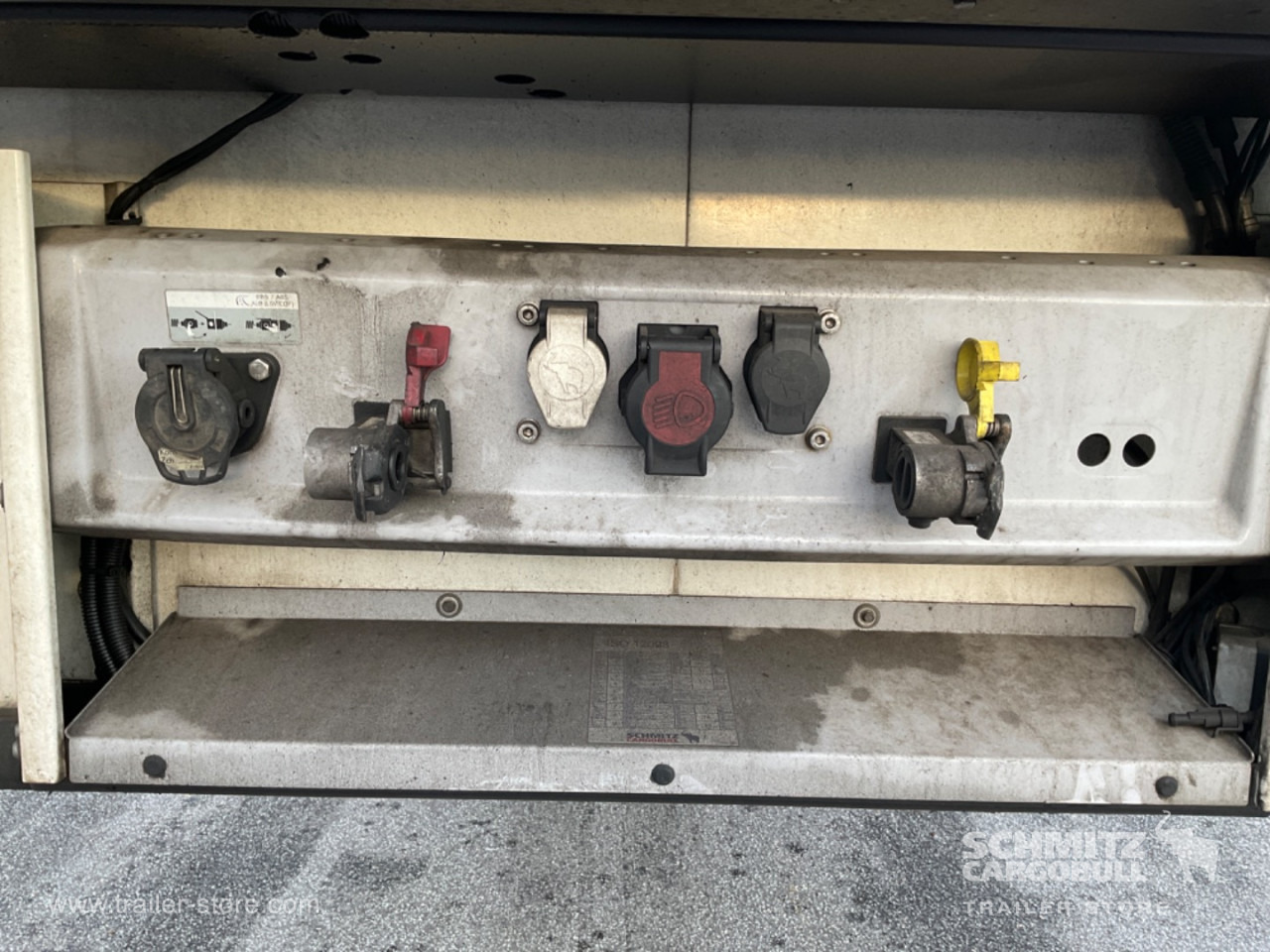 SCHMITZ Reefer Multitemp Double deck - Semirremolque isotérmico: foto 5 SCHMITZ Reefer Multitemp Double deck - Semirremolque isotérmico: foto 5
