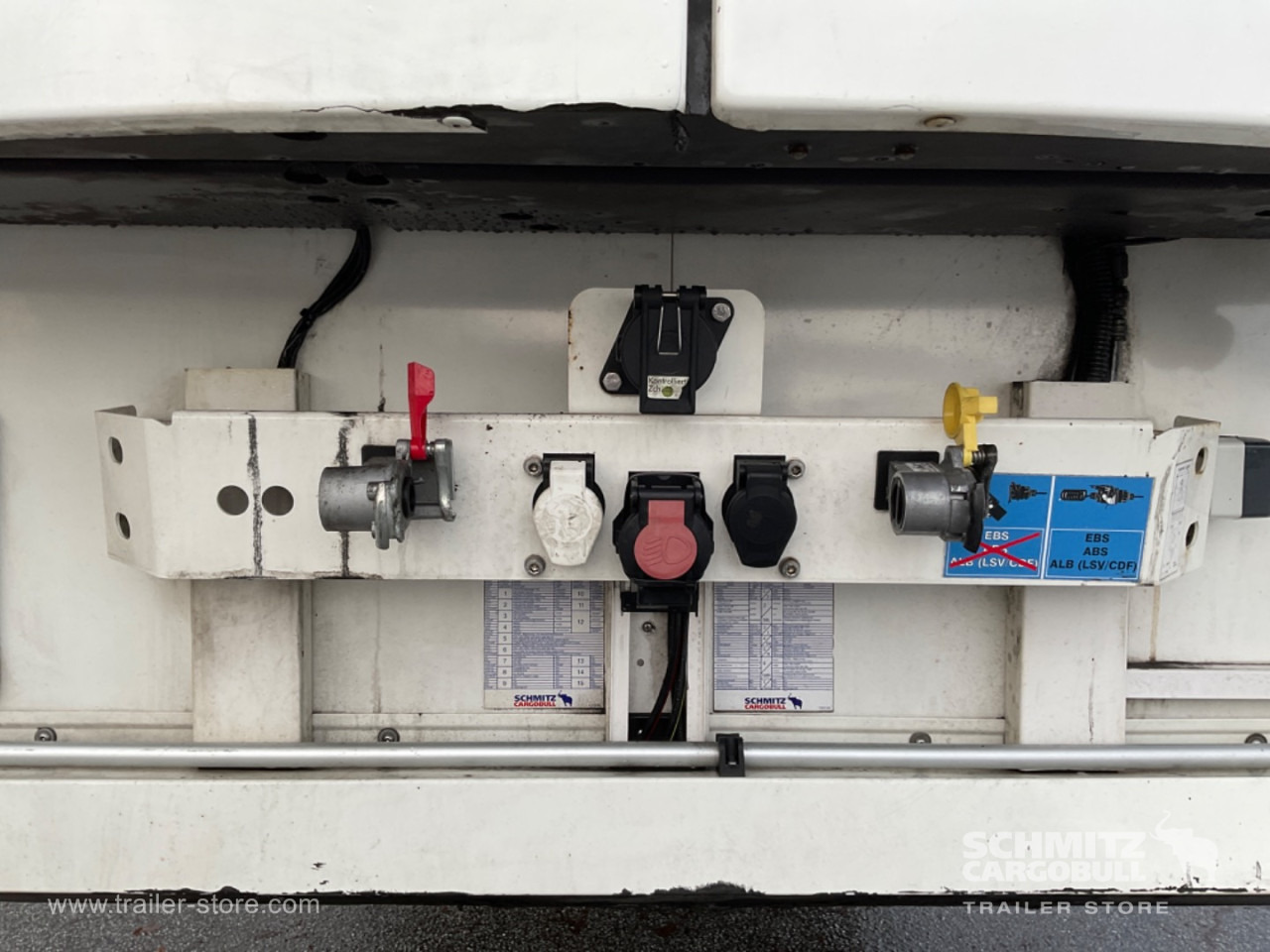 SCHMITZ Reefer Multitemp Double deck - Semirremolque isotérmico: foto 4 SCHMITZ Reefer Multitemp Double deck - Semirremolque isotérmico: foto 4