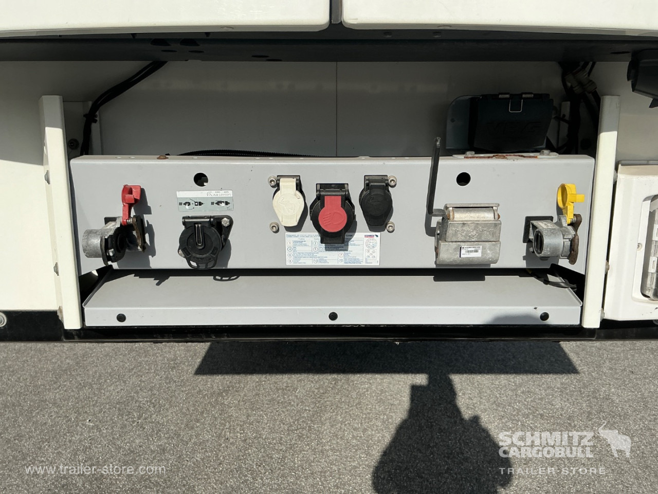 SCHMITZ Reefer Standard - Semirremolque isotérmico: foto 2 SCHMITZ Reefer Standard - Semirremolque isotérmico: foto 2