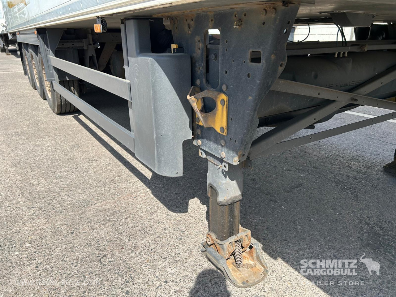 SCHMITZ Reefer Standard - Semirremolque isotérmico: foto 2 SCHMITZ Reefer Standard - Semirremolque isotérmico: foto 2