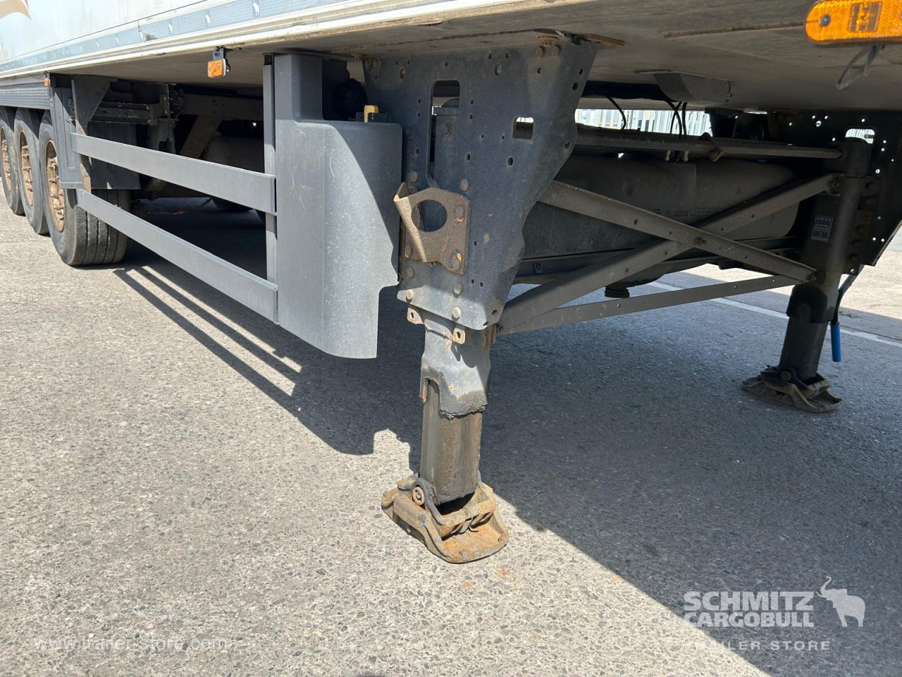 SCHMITZ Reefer Standard - Semirremolque isotérmico: foto 2 SCHMITZ Reefer Standard - Semirremolque isotérmico: foto 2