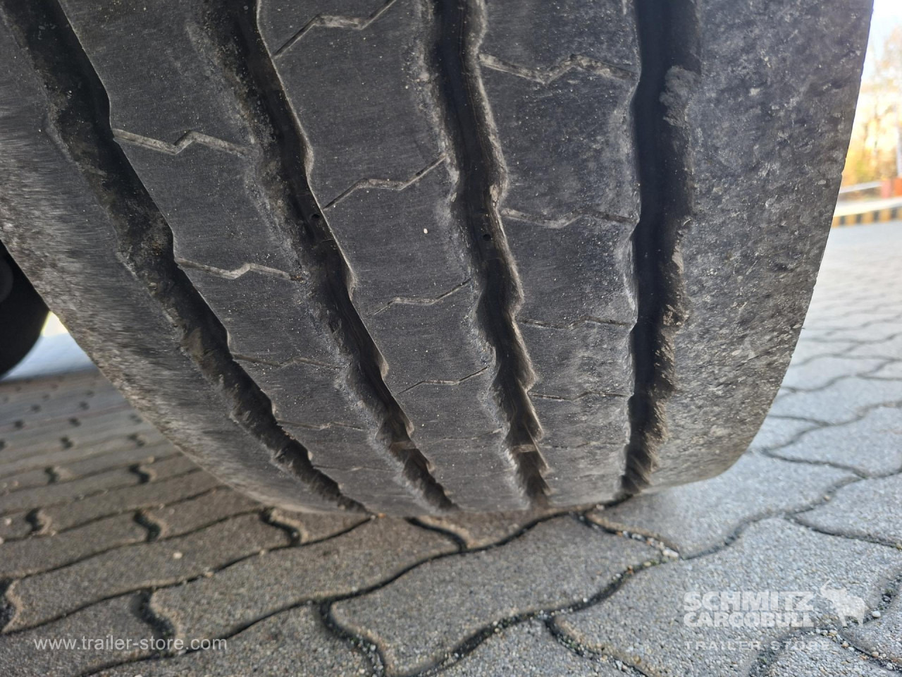 SCHMITZ Reefer Multitemp - Semirremolque isotérmico: foto 2 SCHMITZ Reefer Multitemp - Semirremolque isotérmico: foto 2