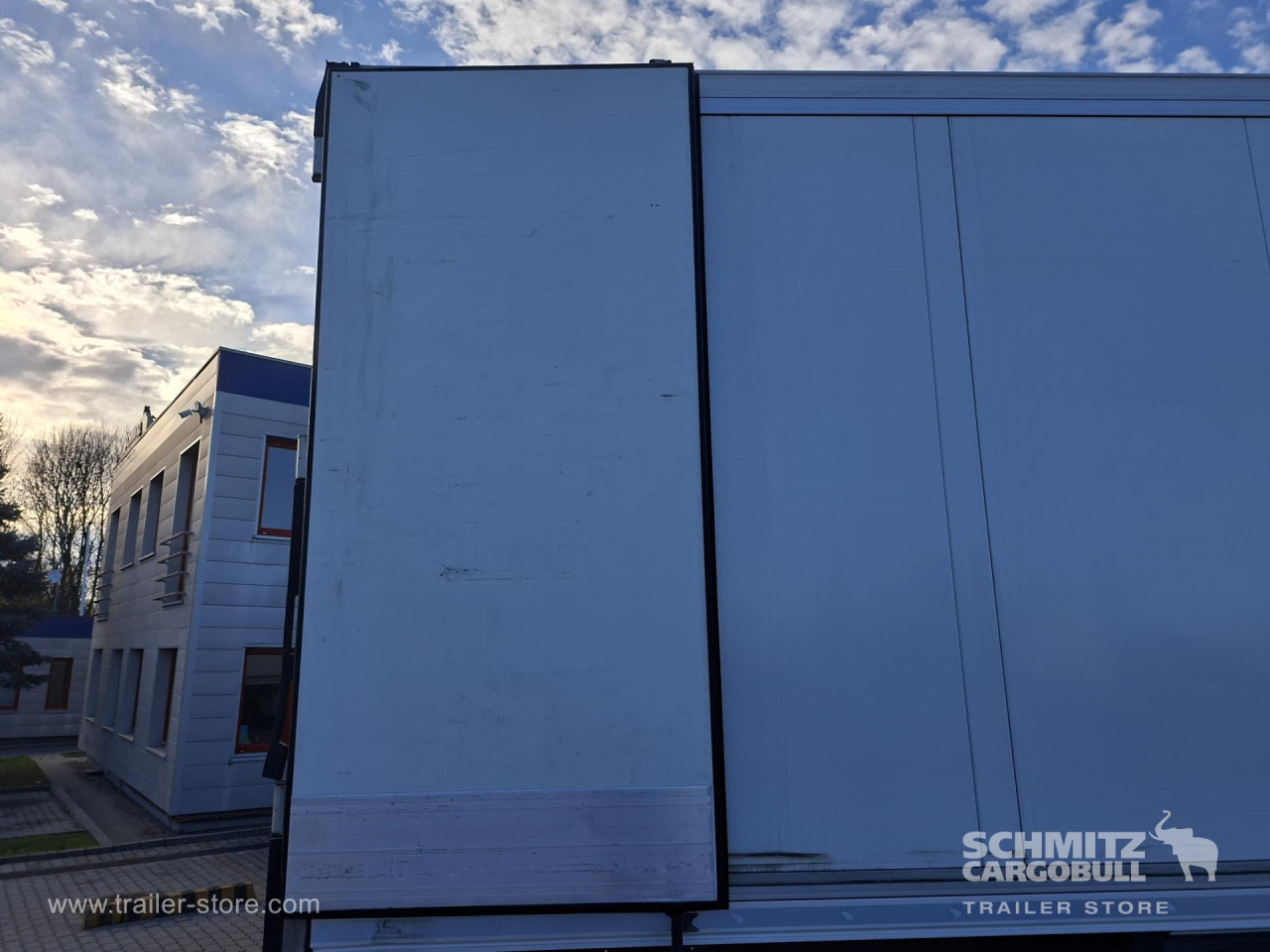SCHMITZ Reefer Multitemp - Semirremolque isotérmico: foto 2 SCHMITZ Reefer Multitemp - Semirremolque isotérmico: foto 2