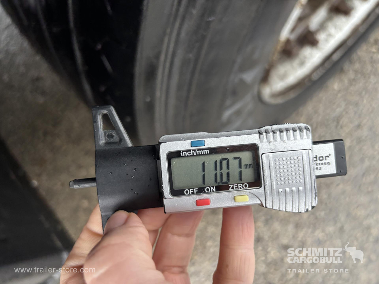 SCHMITZ Curtainsider Mega - Semirremolque lona: foto 2 SCHMITZ Curtainsider Mega - Semirremolque lona: foto 2