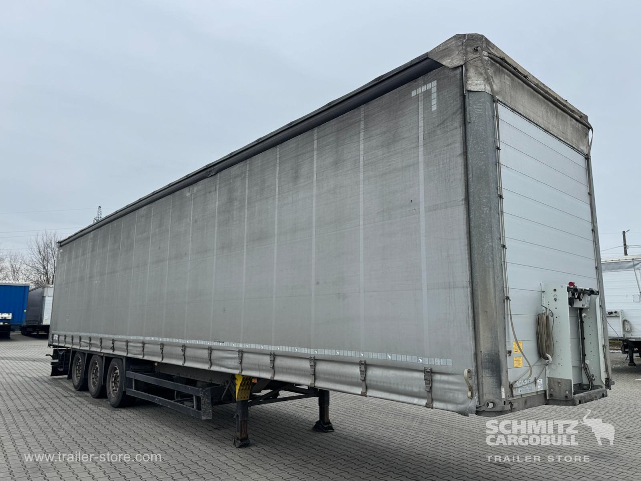 SCHMITZ Curtainsider Standard - Semirremolque lona: foto 1 SCHMITZ Curtainsider Standard - Semirremolque lona: foto 1