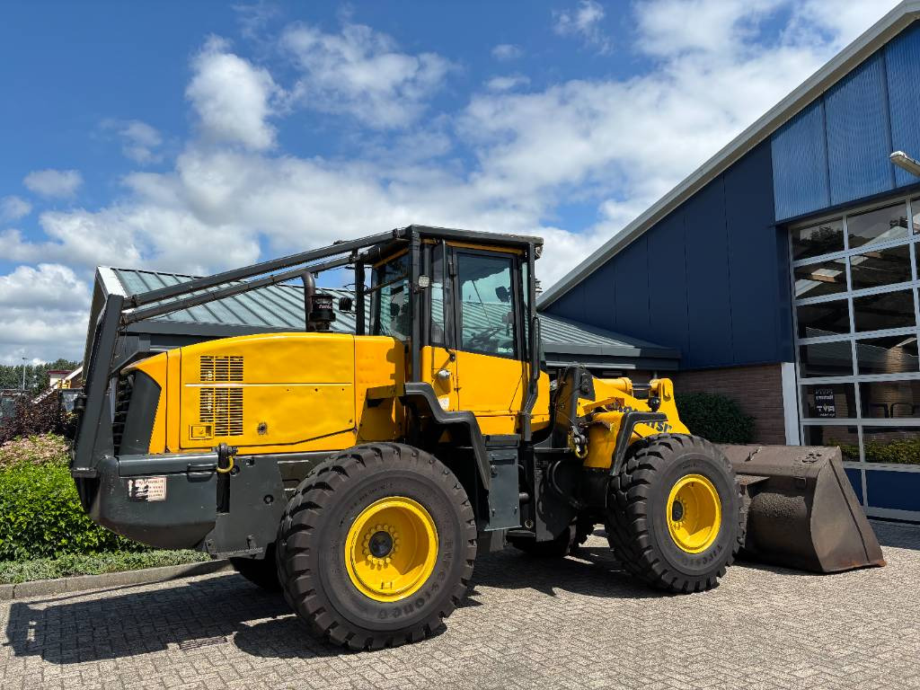 Komatsu WA 320-5 - Cargadora de ruedas: foto 4 Komatsu WA 320-5 - Cargadora de ruedas: foto 4