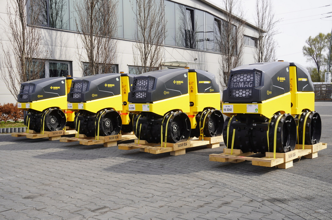BOMAG BMP 8500 brand-new trench roller / Remote Control / 4 units - Estabilizador de suelos: foto 1 BOMAG BMP 8500 brand-new trench roller / Remote Control / 4 units - Estabilizador de suelos: foto 1