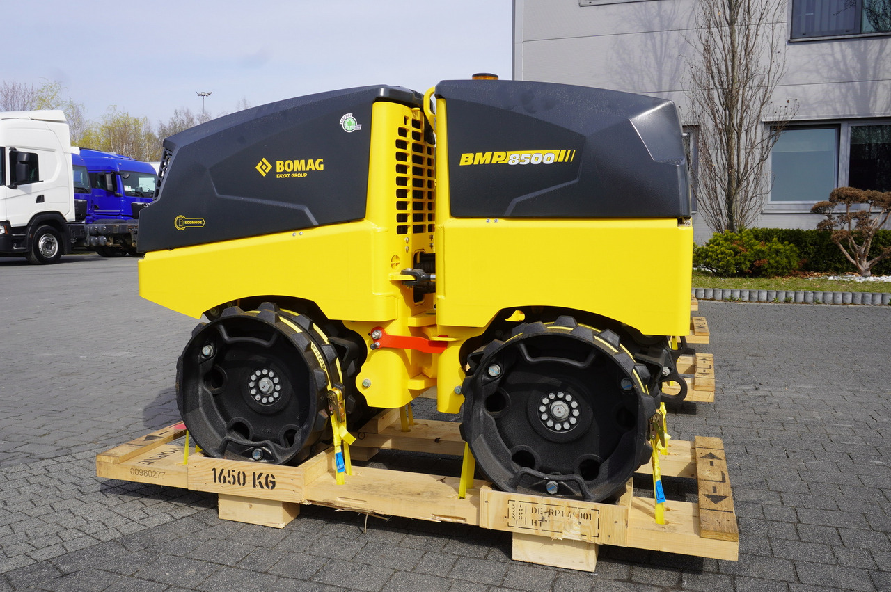 BOMAG BMP 8500 brand-new trench roller / Remote Control / 4 units - Apisonadora de asfalto: foto 5 BOMAG BMP 8500 brand-new trench roller / Remote Control / 4 units - Apisonadora de asfalto: foto 5