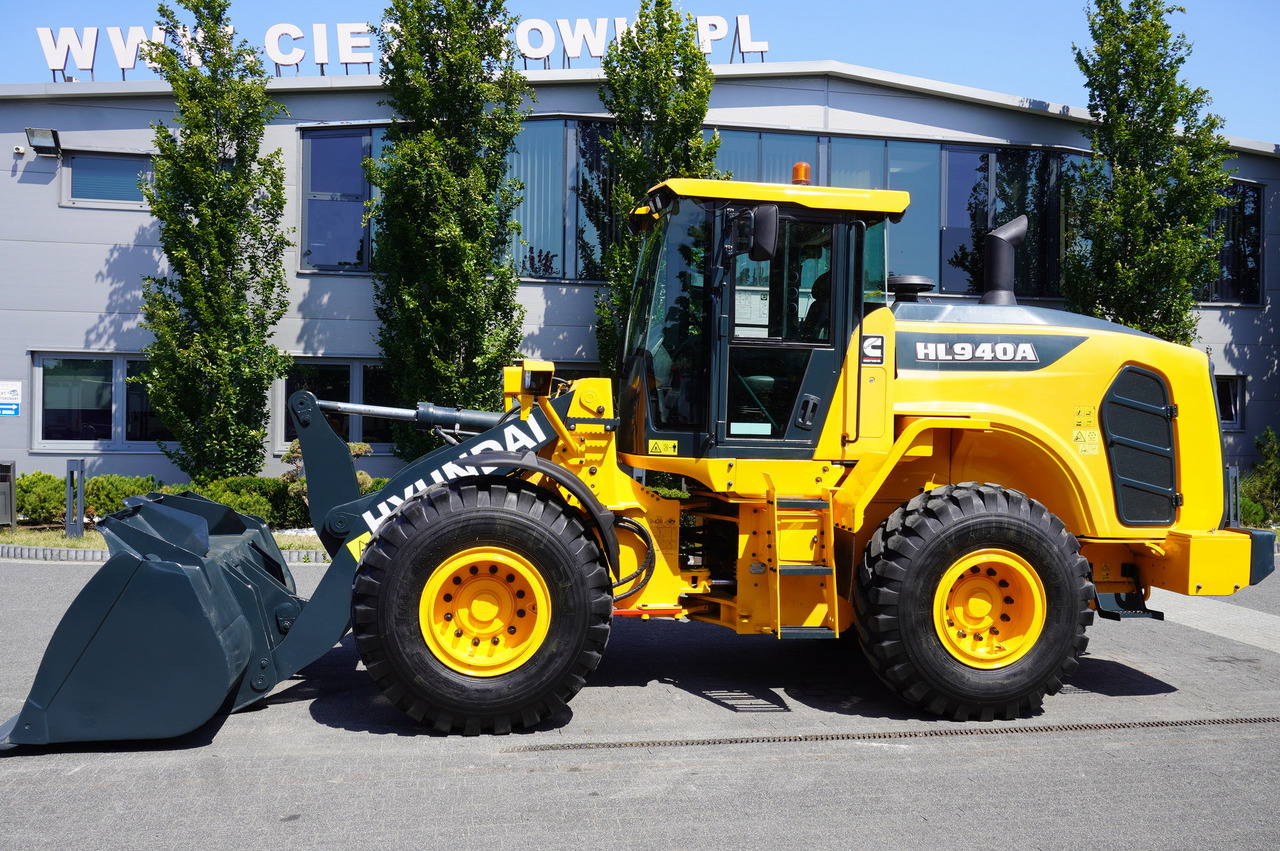 HYUNDAI HL940A articulated loader / year 2021 / weight 13.5t year of production 2021 - Cargadora de ruedas: foto 3 HYUNDAI HL940A articulated loader / year 2021 / weight 13.5t year of production 2021 - Cargadora de ruedas: foto 3
