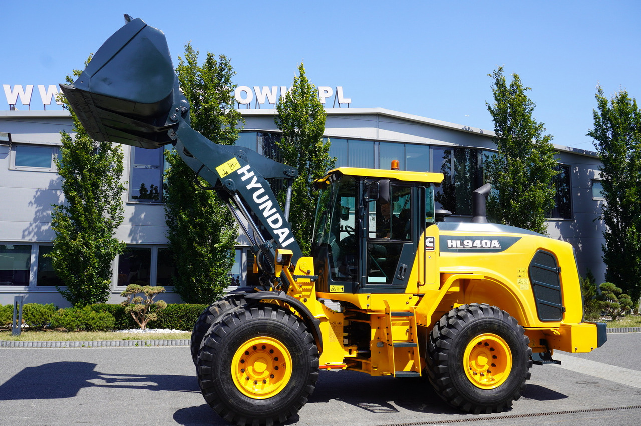 HYUNDAI HL940A articulated loader / year 2021 / weight 13.5t year of production 2021 - Cargadora de ruedas: foto 2 HYUNDAI HL940A articulated loader / year 2021 / weight 13.5t year of production 2021 - Cargadora de ruedas: foto 2