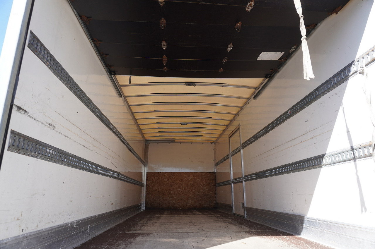 IVECO 120-190 / 160 thousand km !!! / Box 18 EPAL / Dhollandia lift 1500 kg - Camión caja cerrada: foto 5 IVECO 120-190 / 160 thousand km !!! / Box 18 EPAL / Dhollandia lift 1500 kg - Camión caja cerrada: foto 5
