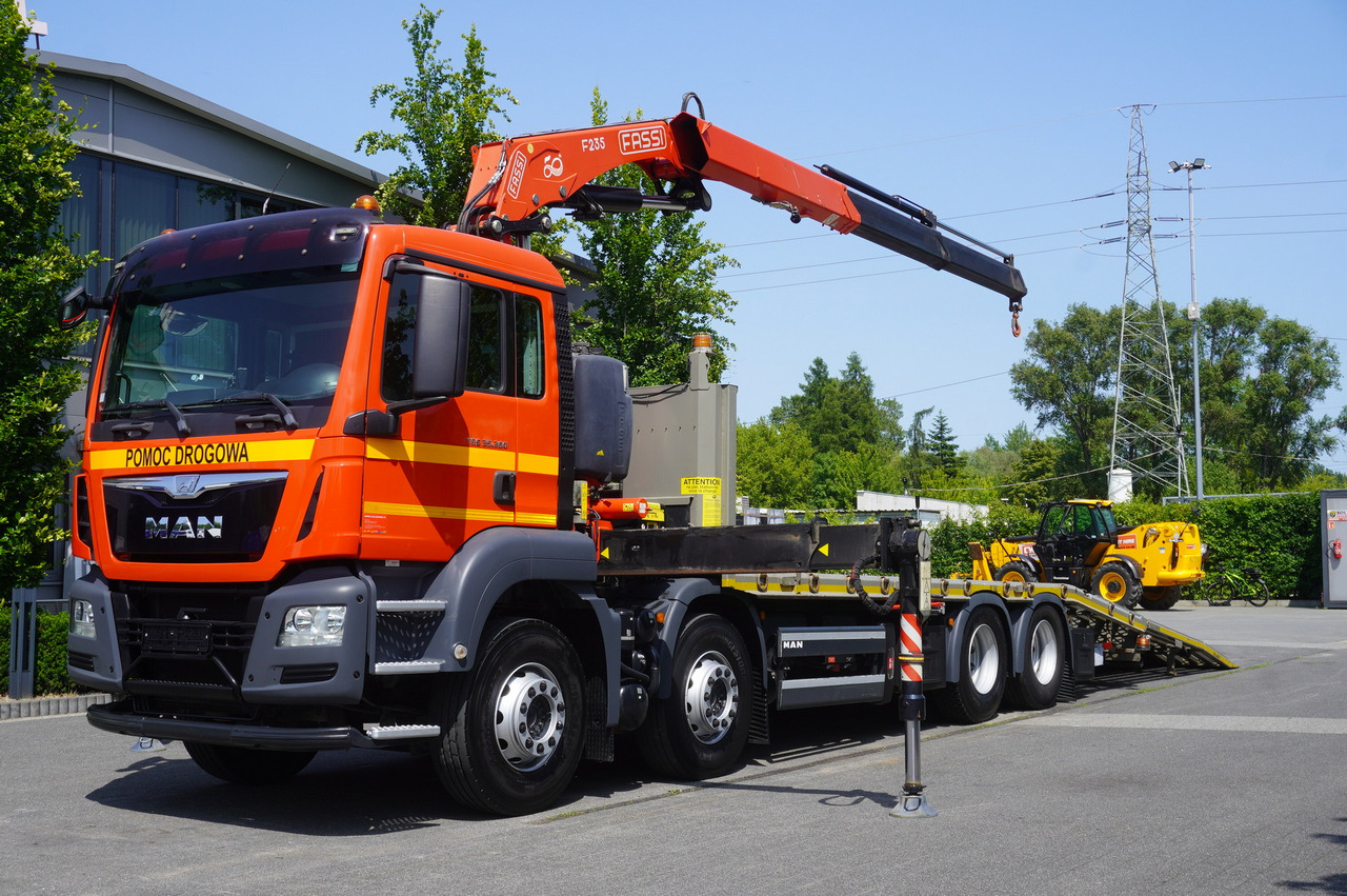 MAN TGS 35.360 E6 8x2 / FASSI F235 crane / 6.5 T cap. / 8.3 m reach - Camión grúa: foto 2 MAN TGS 35.360 E6 8x2 / FASSI F235 crane / 6.5 T cap. / 8.3 m reach - Camión grúa: foto 2