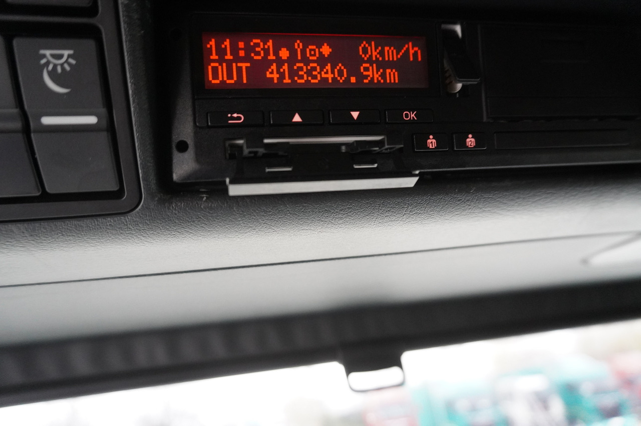 MAN TGS 35.420 8×2 / Chassis 6.4 m / 3 steered axles / 2 units - Camión chasis: foto 3 MAN TGS 35.420 8×2 / Chassis 6.4 m / 3 steered axles / 2 units - Camión chasis: foto 3