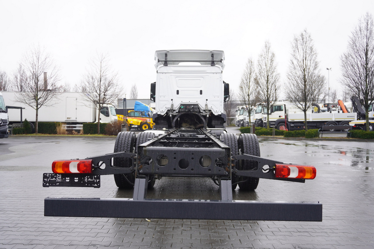 MERCEDES-BENZ Actros 1824 / 9.1 m chassis / sleeping cabin - Camión chasis: foto 4 MERCEDES-BENZ Actros 1824 / 9.1 m chassis / sleeping cabin - Camión chasis: foto 4