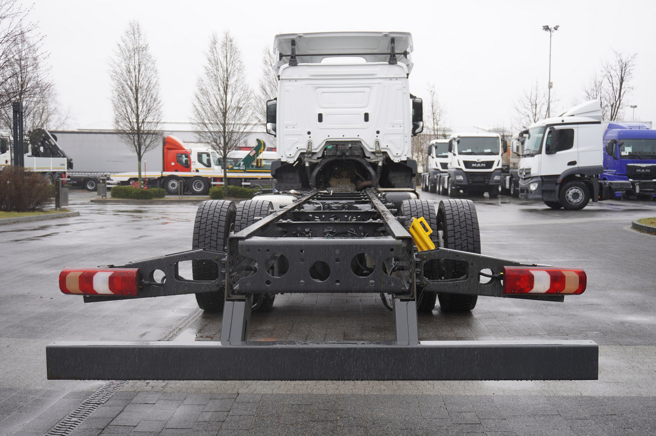 MERCEDES-BENZ Actros 1824 / 9.1 m chassis / sleeping cabin - Camión chasis: foto 4 MERCEDES-BENZ Actros 1824 / 9.1 m chassis / sleeping cabin - Camión chasis: foto 4