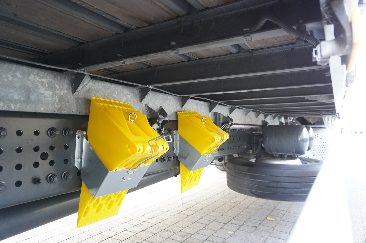 Camión lona MERCEDES-BENZ Actros 1835 E6 4×2 / Curtainsider 21 pallets / tail lift 1.5t: foto 25