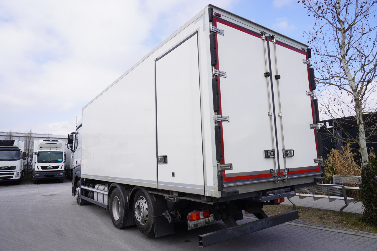 MERCEDES-BENZ Actros 2542 / GIGA cabin / Thermoking 1000R - Camión frigorífico: foto 3 MERCEDES-BENZ Actros 2542 / GIGA cabin / Thermoking 1000R - Camión frigorífico: foto 3