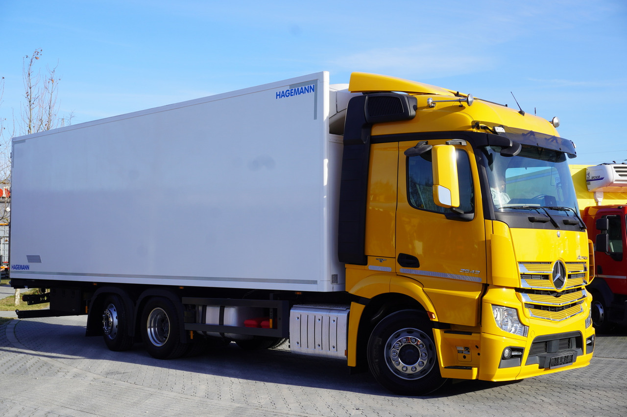 MERCEDES-BENZ Actros 2543 E6 6×2 / Refrigerated truck / ATP/FRC / 20 pallets / 260000 km!!! - Camión frigorífico: foto 4 MERCEDES-BENZ Actros 2543 E6 6×2 / Refrigerated truck / ATP/FRC / 20 pallets / 260000 km!!! - Camión frigorífico: foto 4