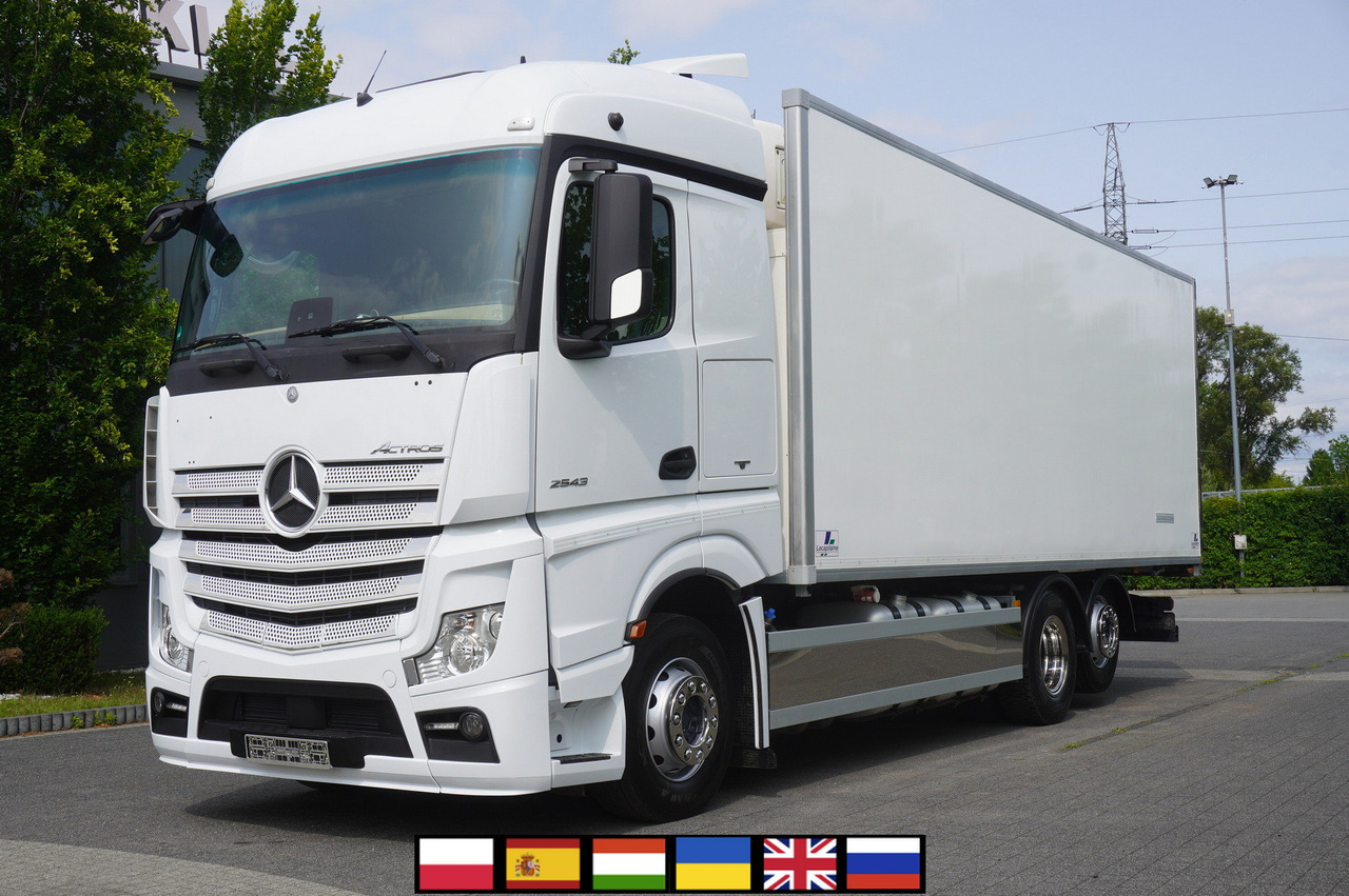 MERCEDES-BENZ Actros 2543 / Lecapitaine Refrigerator Multitemperature / Carrier Supra 950 MT - Camión frigorífico: foto 1 MERCEDES-BENZ Actros 2543 / Lecapitaine Refrigerator Multitemperature / Carrier Supra 950 MT - Camión frigorífico: foto 1