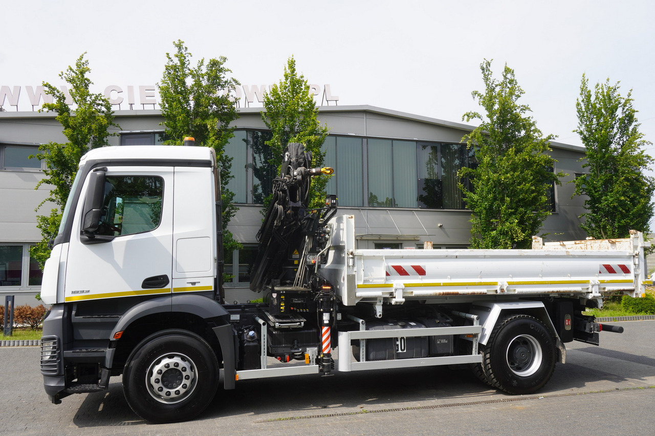 MERCEDES-BENZ Arocs 1833 / 87,000 km!!! / Hds HIAB X-DUO 128 B-2 / three-sided tipper - Camión caja abierta, Camión grúa: foto 5 MERCEDES-BENZ Arocs 1833 / 87,000 km!!! / Hds HIAB X-DUO 128 B-2 / three-sided tipper - Camión caja abierta, Camión grúa: foto 5