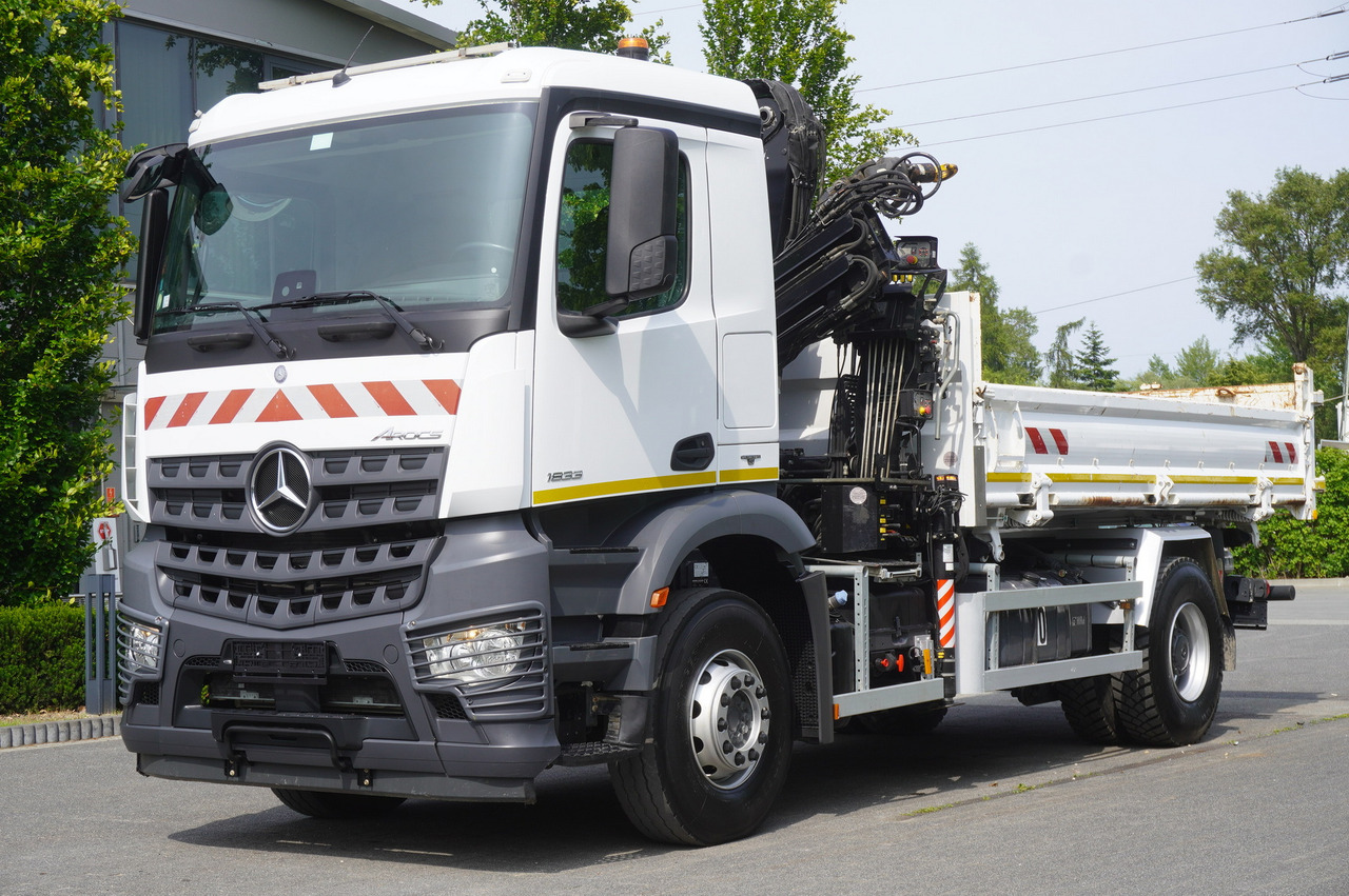 MERCEDES-BENZ Arocs 1833 / 87,000 km!!! / Hds HIAB X-DUO 128 B-2 / three-sided tipper - Camión caja abierta, Camión grúa: foto 3 MERCEDES-BENZ Arocs 1833 / 87,000 km!!! / Hds HIAB X-DUO 128 B-2 / three-sided tipper - Camión caja abierta, Camión grúa: foto 3