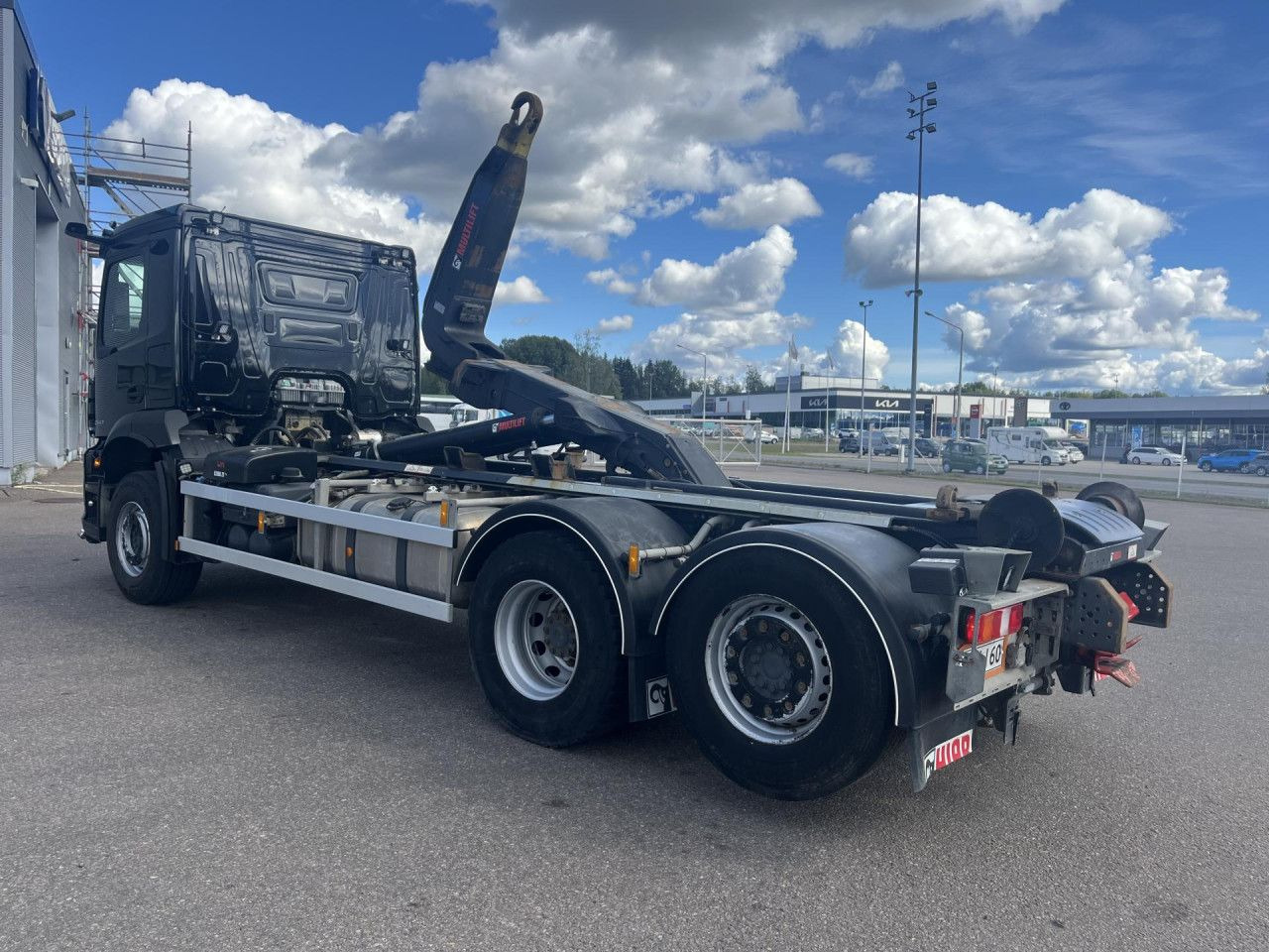 MERCEDES-BENZ Arocs 2543 6x2*4 / 21t Hooklift HIAB ULT21Z56 / 2022 - Camión multibasculante: foto 2 MERCEDES-BENZ Arocs 2543 6x2*4 / 21t Hooklift HIAB ULT21Z56 / 2022 - Camión multibasculante: foto 2