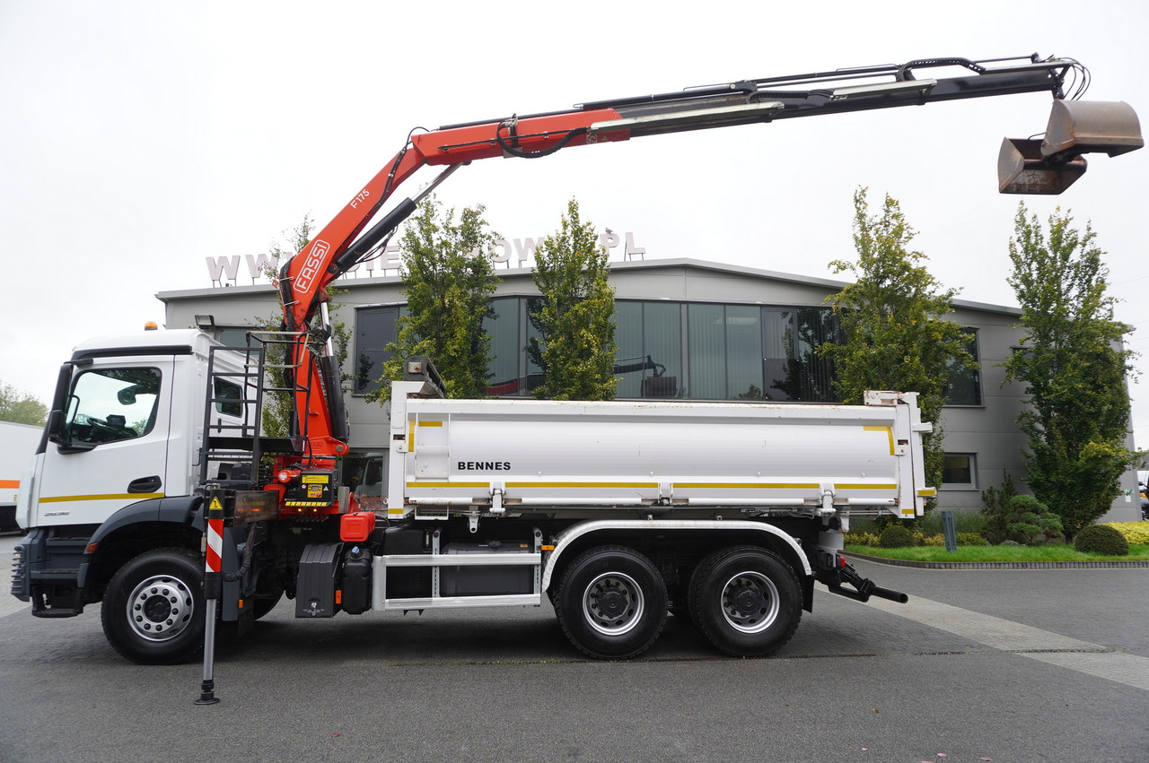 MERCEDES-BENZ Arocs 2636 6x4 / Fassi F175 / 7.7 t / 10 m / 2-side tipper / Bortmatic - Camión volquete, Camión grúa: foto 5 MERCEDES-BENZ Arocs 2636 6x4 / Fassi F175 / 7.7 t / 10 m / 2-side tipper / Bortmatic - Camión volquete, Camión grúa: foto 5