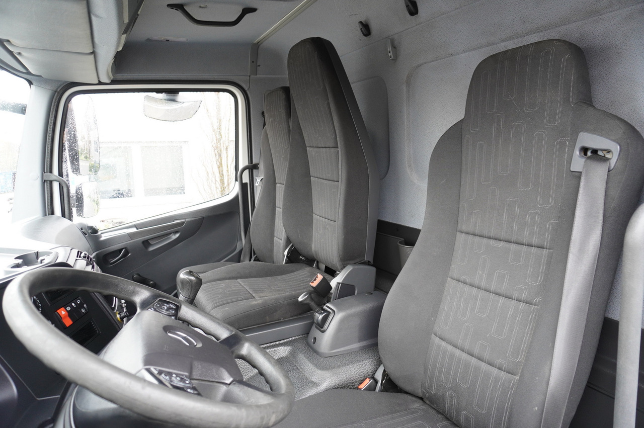 Camión caja cerrada MERCEDES-BENZ Atego 816 E6 4x2 / container / 15 pallets: foto 6
