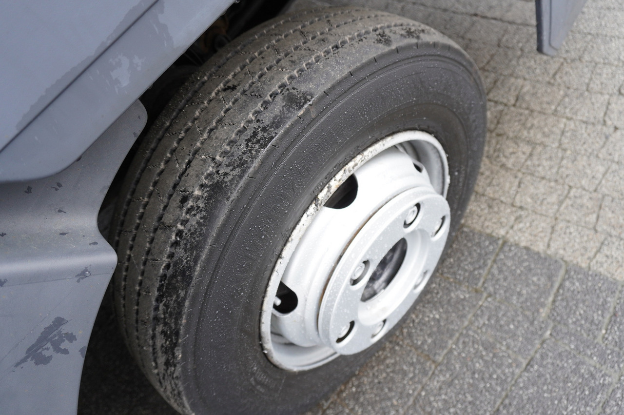 Camión caja cerrada MERCEDES-BENZ Atego 816 E6 4x2 / container / 15 pallets: foto 11