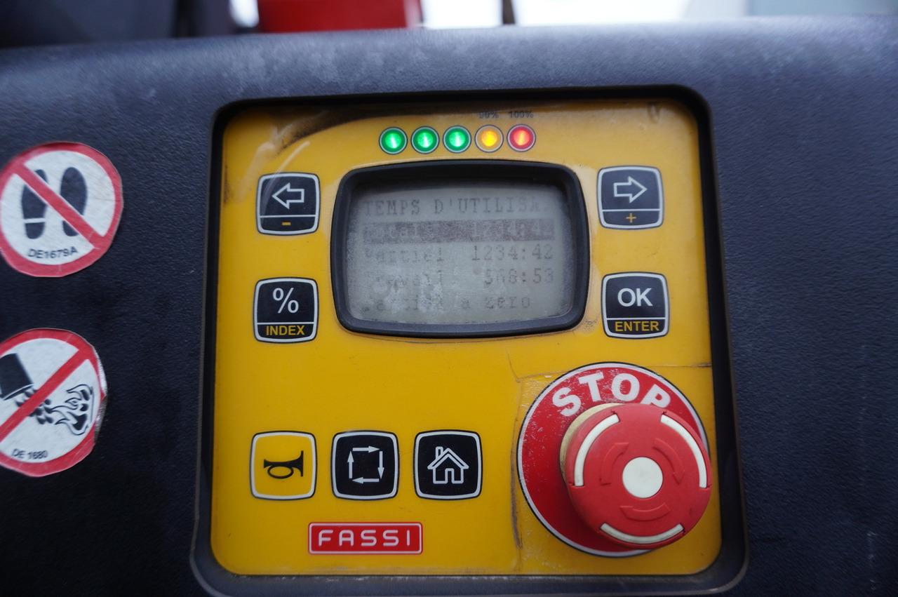 RENAULT C280 DTI 8 / FASSI crane 5.6 T / 560 MTH / range 8 m / Flatbed 15 EPAL - Camión caja abierta, Camión grúa: foto 3 RENAULT C280 DTI 8 / FASSI crane 5.6 T / 560 MTH / range 8 m / Flatbed 15 EPAL - Camión caja abierta, Camión grúa: foto 3