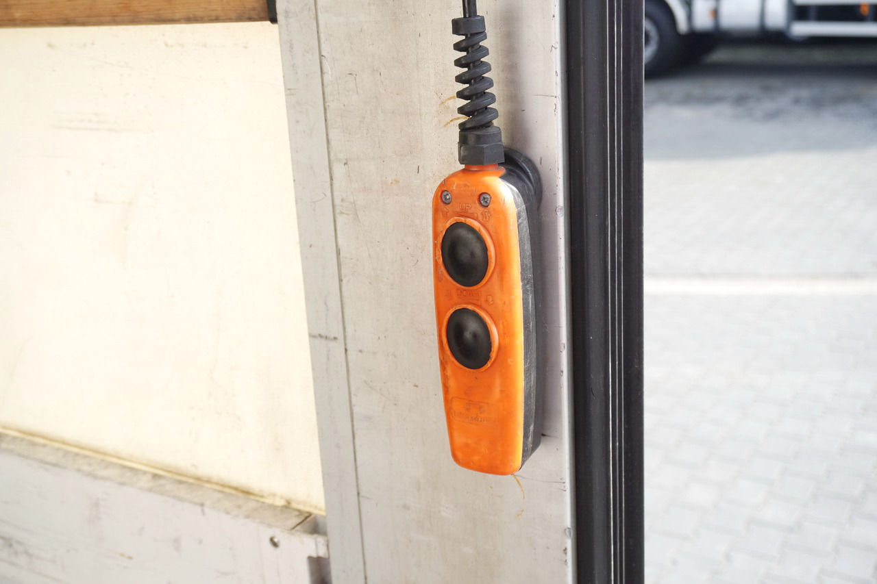 Caja cerrada SAXAS Container body + lift Dhollandia 1000 kg: foto 10