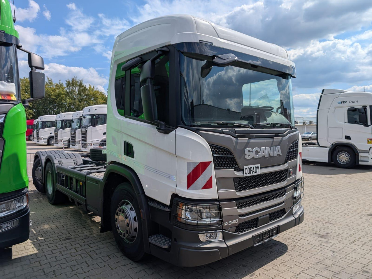 SCANIA P 340 B6x2*4NA / chassis frame / steering axle / CNG / large cab / 8 units - Camión de basura: foto 2 SCANIA P 340 B6x2*4NA / chassis frame / steering axle / CNG / large cab / 8 units - Camión de basura: foto 2