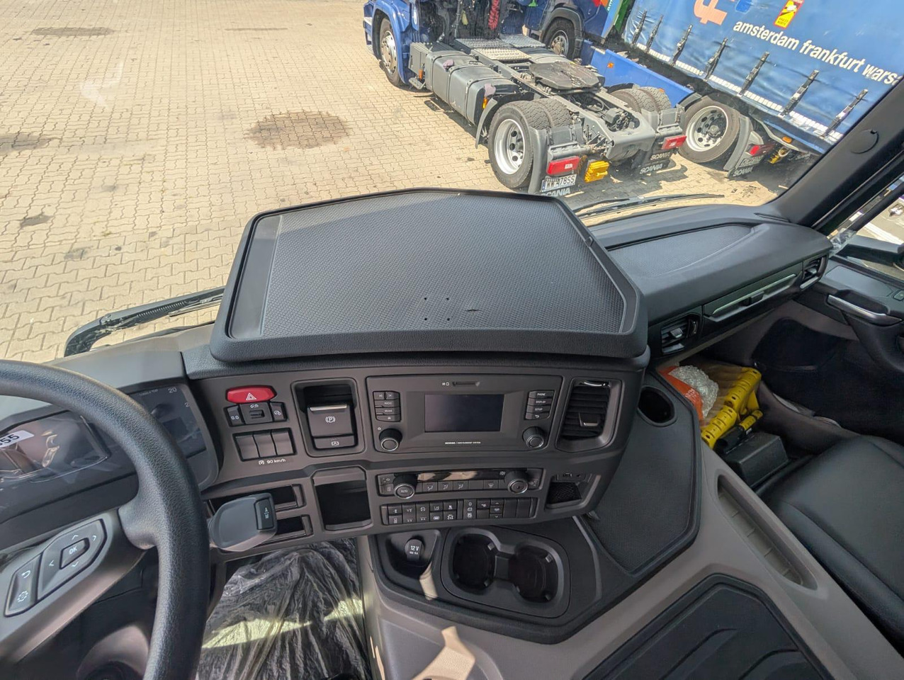 Leasing de SCANIA P 340 B6x2*4NA / chassis frame / steering axle / CNG / large cab / 8 units SCANIA P 340 B6x2*4NA / chassis frame / steering axle / CNG / large cab / 8 units: foto 7