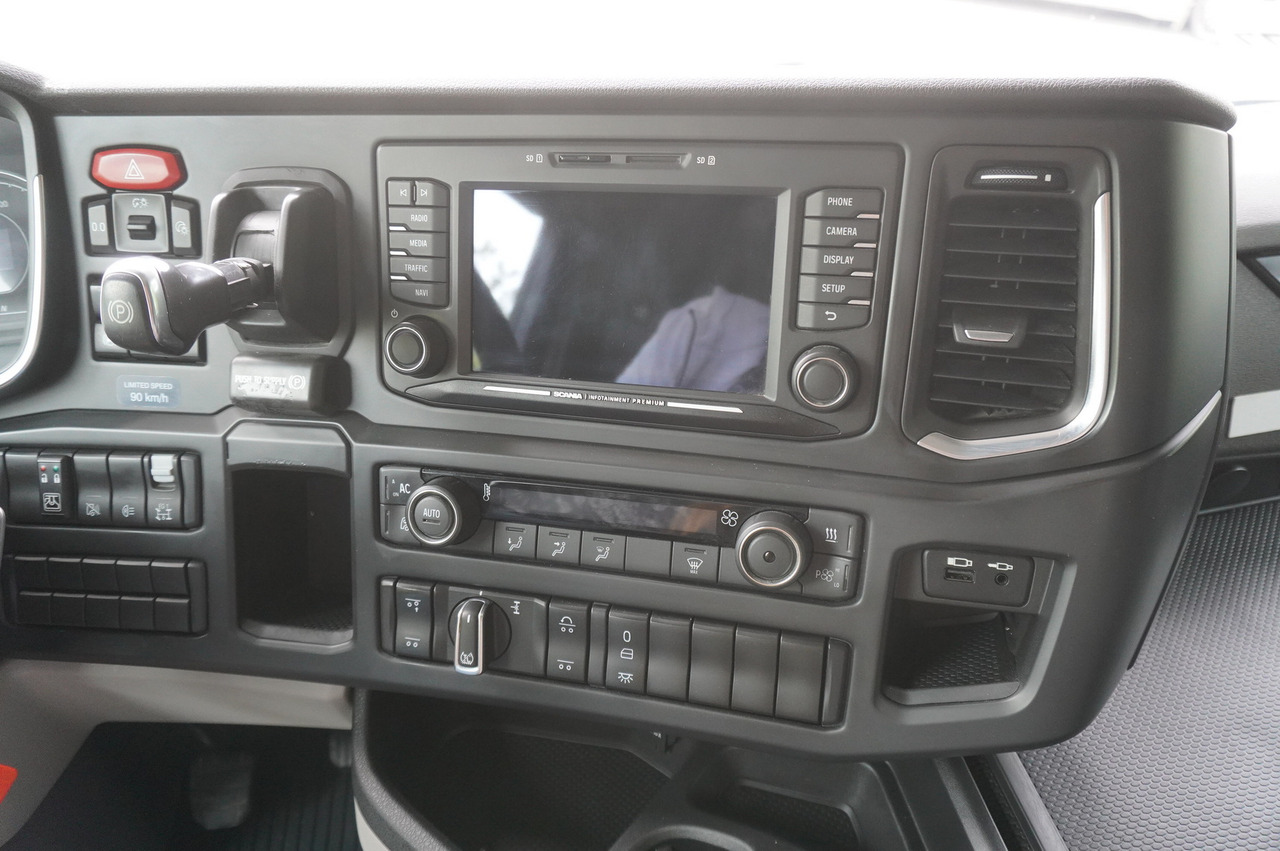 Camión frigorífico SCANIA R500 / Lecapitaine refrigerator / Carrier Supra 950 / steered 3rd axle: foto 23 Camión frigorífico SCANIA R500 / Lecapitaine refrigerator / Carrier Supra 950 / steered 3rd axle: foto 23