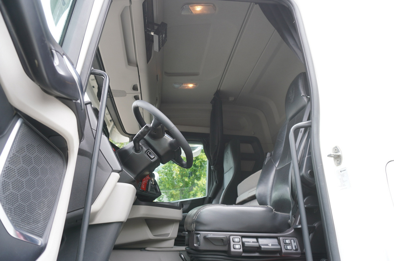 Camión frigorífico SCANIA R500 / Lecapitaine refrigerator / Carrier Supra 950 / steered 3rd axle: foto 20 Camión frigorífico SCANIA R500 / Lecapitaine refrigerator / Carrier Supra 950 / steered 3rd axle: foto 20