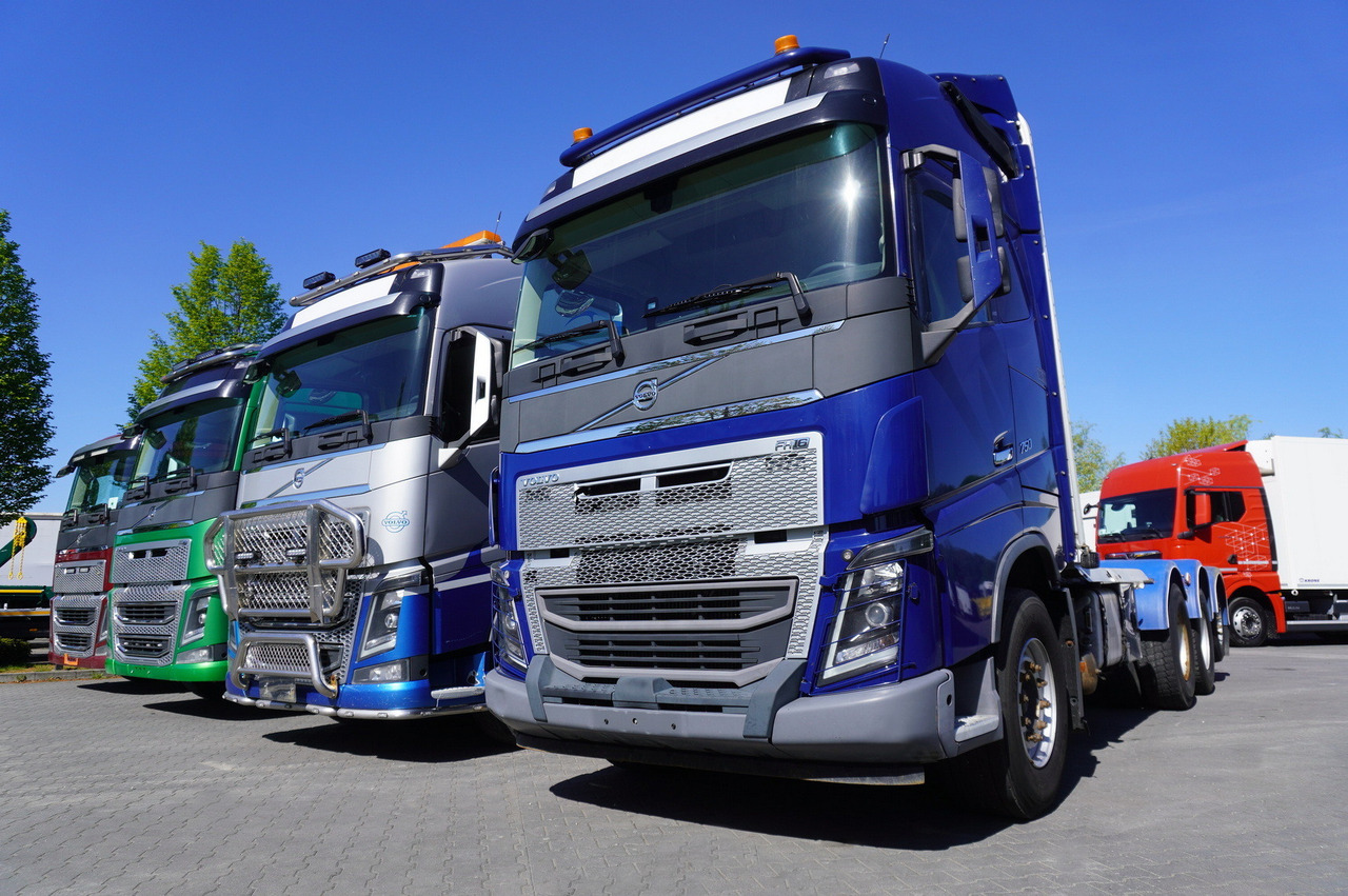 VOLVO FH16 750 / 750 HP! / chassis / 4 units 8x4 - Camión forestal: foto 4 VOLVO FH16 750 / 750 HP! / chassis / 4 units 8x4 - Camión forestal: foto 4
