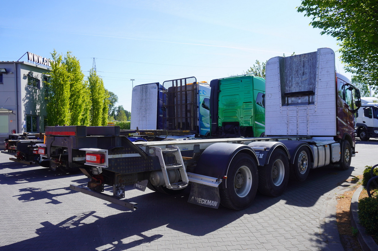 VOLVO FH16 750 / 750 HP! / chassis / 4 units 8x4 - Camión forestal: foto 5 VOLVO FH16 750 / 750 HP! / chassis / 4 units 8x4 - Camión forestal: foto 5