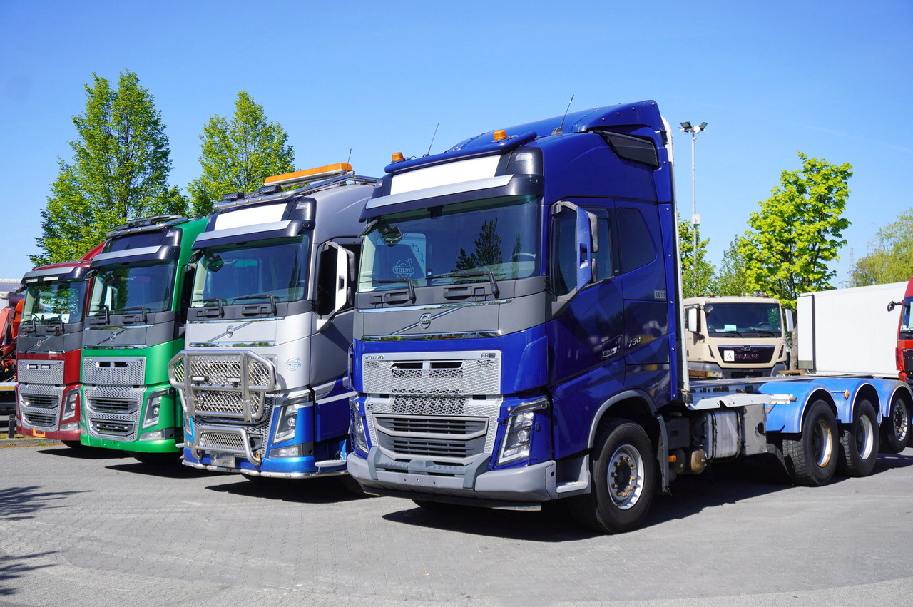 VOLVO FH16 750 / 750 HP! / chassis / 4 units 8x4 - Camión forestal: foto 1 VOLVO FH16 750 / 750 HP! / chassis / 4 units 8x4 - Camión forestal: foto 1