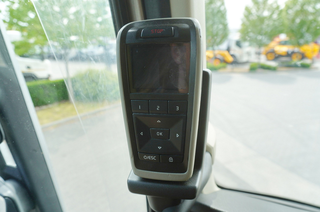 Camión grúa VOLVO FH16 750 8x4x4 / 750 HP! / Frame 685 cm / Steered 4th axle: foto 25