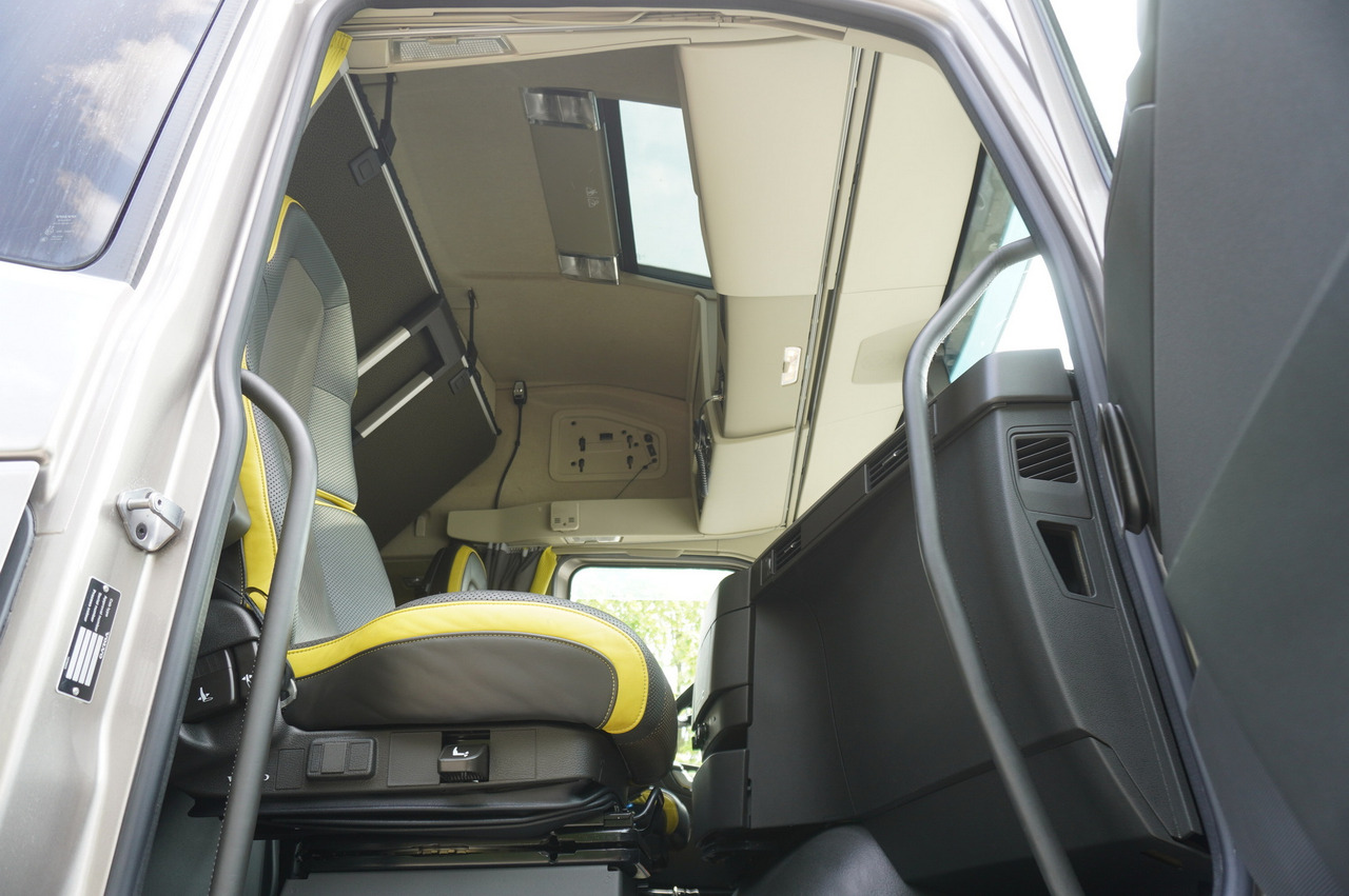 Camión grúa VOLVO FH16 750 8x4x4 / 750 HP! / Frame 685 cm / Steered 4th axle: foto 29