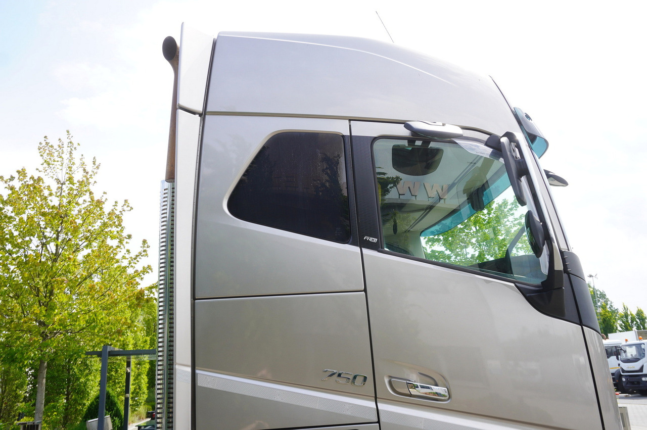 Camión grúa VOLVO FH16 750 8x4x4 / 750 HP! / Frame 685 cm / Steered 4th axle: foto 13