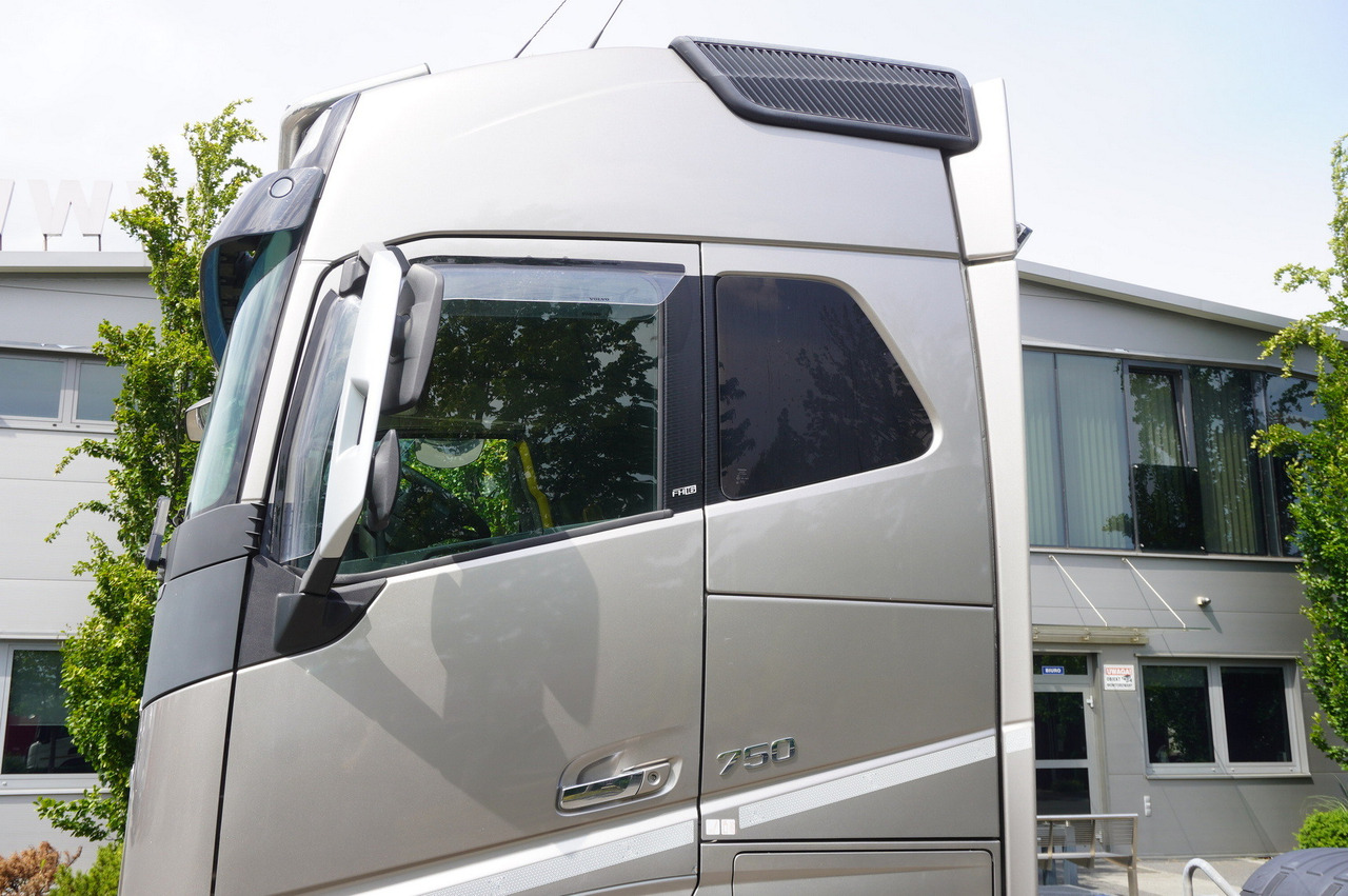 Camión grúa VOLVO FH16 750 8x4x4 / 750 HP! / Frame 685 cm / Steered 4th axle: foto 15