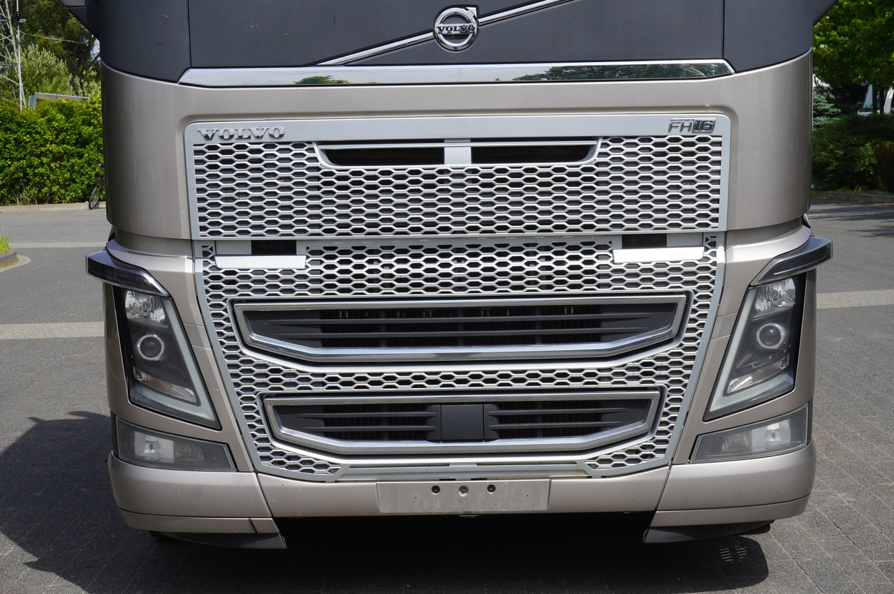 Camión grúa VOLVO FH16 750 8x4x4 / 750 HP! / Frame 685 cm / Steered 4th axle: foto 9