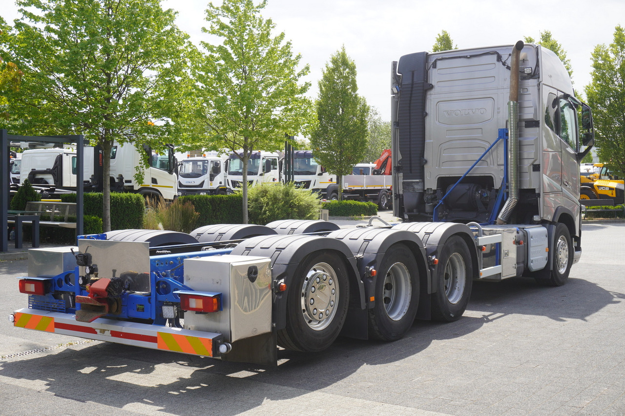 VOLVO FH16 750 8x4x4 / 750 HP! / Frame 685 cm / Steered 4th axle - Camión chasis: foto 5 VOLVO FH16 750 8x4x4 / 750 HP! / Frame 685 cm / Steered 4th axle - Camión chasis: foto 5