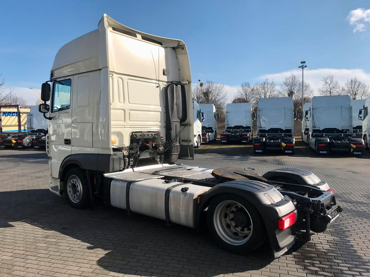 DAF XF 480 FT SSC Low Deck Standklima MX-EngineBrake - Cabeza tractora: foto 3 DAF XF 480 FT SSC Low Deck Standklima MX-EngineBrake - Cabeza tractora: foto 3