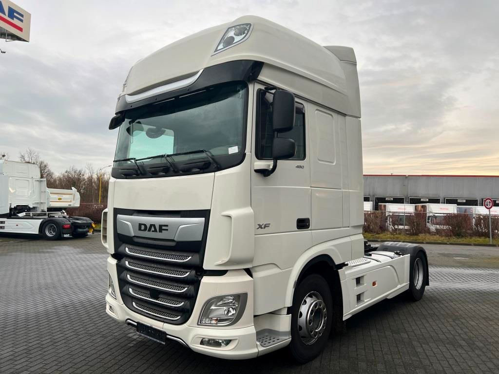 DAF XF 480 FT Super Space Cab Retarder 2xTank 1185 L - Cabeza tractora: foto 2 DAF XF 480 FT Super Space Cab Retarder 2xTank 1185 L - Cabeza tractora: foto 2