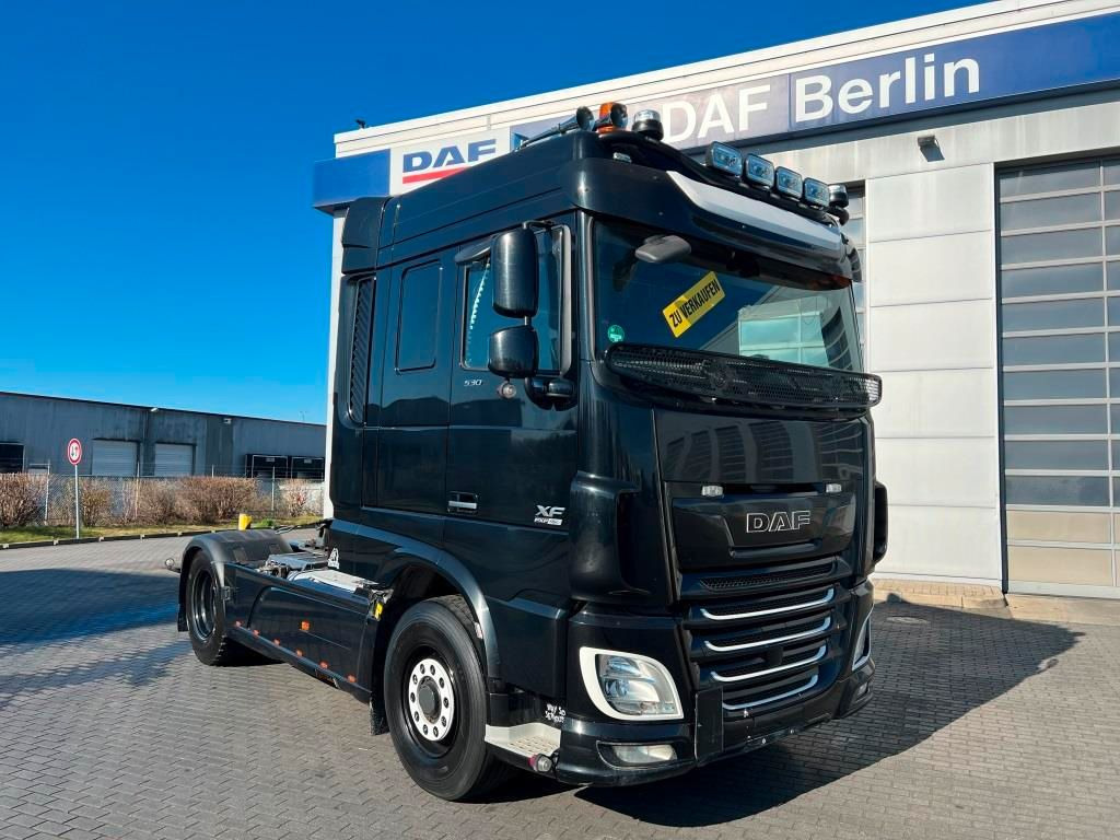 DAF XF 530 FT SC 4x4 PXP Intarder Kipphydraulik - Cabeza tractora: foto 1 DAF XF 530 FT SC 4x4 PXP Intarder Kipphydraulik - Cabeza tractora: foto 1